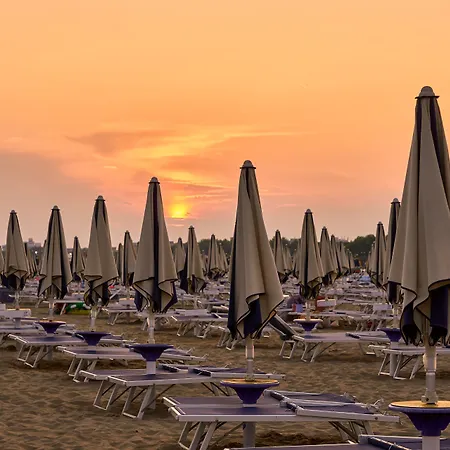 Sunny Retreat With Solarium Bibione